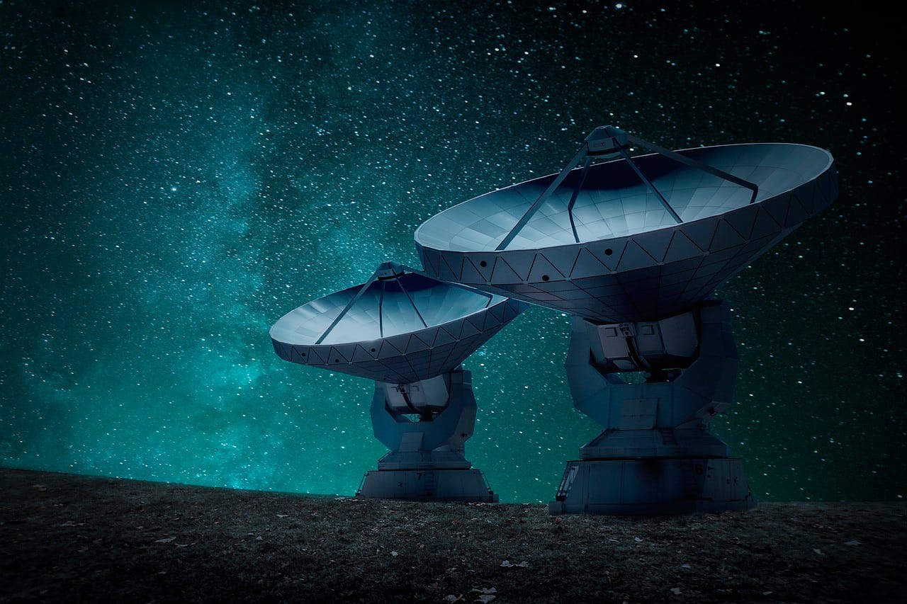 Parábola português Equação da parábola Parábola texto Equação da parábola com foco e diretriz Parábola literatura Exemplos de parábolas curtas Parábola editorial Equação reduzida da parábola