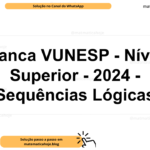 (Banca VUNESP - Nível Superior - 2024 - Lógica de Argumentação) Dengue prevista A dengue é uma doença periódica e cíclica: os casos crescem no verão e há picos epidêmicos a cada 4 ou 5 anos. Trata-se, portanto, de enfermidade de atuação previsível. Supõe-se que o poder público se adiantaria com medidas de prevenção e tratamento. Contudo, há décadas os números de casos e mortes só aumentam no Brasil. Entre 2000 e 2010, foram registrados 4,5 milhões de ocorrências e 1.869 óbitos. Na década seguinte, os números saltaram para 9,5 milhões e 5.385, respectivamente. O primeiro semestre deste ano registra 1,4 milhão de casos, ante 1,5 milhão em 2022. A tendência é piorar. Segundo a OMS, urbanização descontrolada e sistema sanitário precário contribuem para o descontrole da moléstia. No Brasil, cerca de 50% da população não tem acesso a redes de esgoto, em grande parte devido à ineficiência estatal, que só agora começa a mudar com o novo marco do setor. E o desmatamento para a construção de moradias irregulares grassa nos grandes centros. A dimensão de áreas verdes derrubadas para esse fim na cidade de São Paulo atingiu, nos primeiros dois meses de 2023, 85 hectares. Neste ano, o município já conta com 11 444 casos de dengue – 3,7% a mais em relação ao mesmo período de 2022. Dez pessoas morreram, o maior número em oito anos, quando houve pico epidêmico. A OMS ressaltou a importância da vacinação. Mas, devido à burocracia, o Brasil protela a distribuição do imunizante japonês Qdenga – já aprovado para venda pela Anvisa – no sistema público de saúde. O combate à dengue deve ser contínuo, não apenas no verão, e em várias frentes complementares (saúde, infraestrutura e moradia). Com o alerta da OMS, espera-se que o poder público, local e federal, se prepare para receber as consequências do fenômeno climático El Niño. (Editorial. Folha de S.Paulo, 27.07.2023. Adaptado) Considere verdadeiras as seguintes afirmações: I. Se o evento é hoje, então descansei ontem. II. O evento não é hoje ou amanhã vou descansar. III. Ou estudo hoje ou não descansarei amanhã. IV. Não descansarei amanhã. Uma conclusão verdadeira que se pode extrair das informações apresentadas é: A) O evento é hoje. B) Descansei ontem. C) Não estudo hoje. D) Não descansei hoje. E) Estudo hoje.