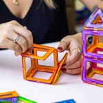 O diagrama de Venn, também conhecido como diagrama de Venn-Euler, é uma maneira de representar graficamente um conjunto, para isso utilizamos uma linha fechada que não possui auto-intersecção e representamos os elementos do conjunto no interior dessa linha.