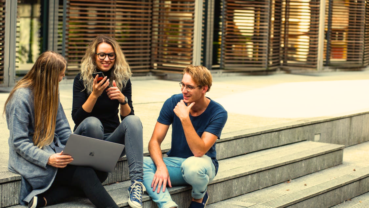 Quais são os cursos online gratuitos reconhecidos pelo mec? Qual o melhor curso online gratuito com certificado? Como fazer FGV de graça? Qual é o site do governo que oferece cursos gratuitos?