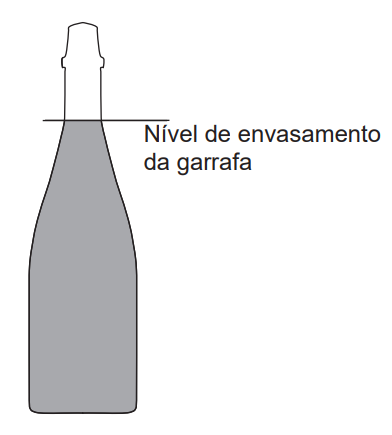Garrafa de espumante com marca do nível de envasamento