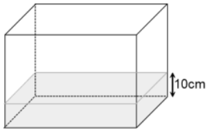 Tanque retangular com nível de água a 10 cm